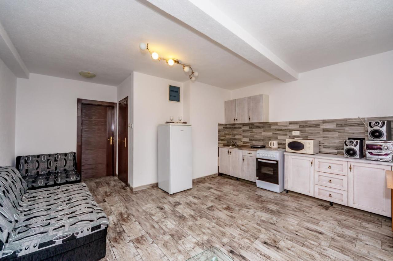 Apartmani Lira Сутоморе Экстерьер фото