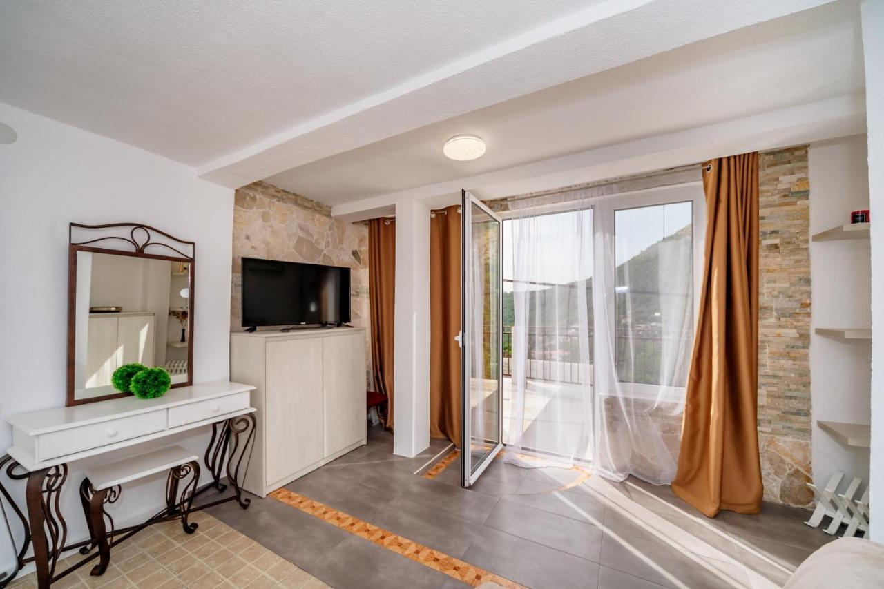 Apartmani Lira Сутоморе Экстерьер фото